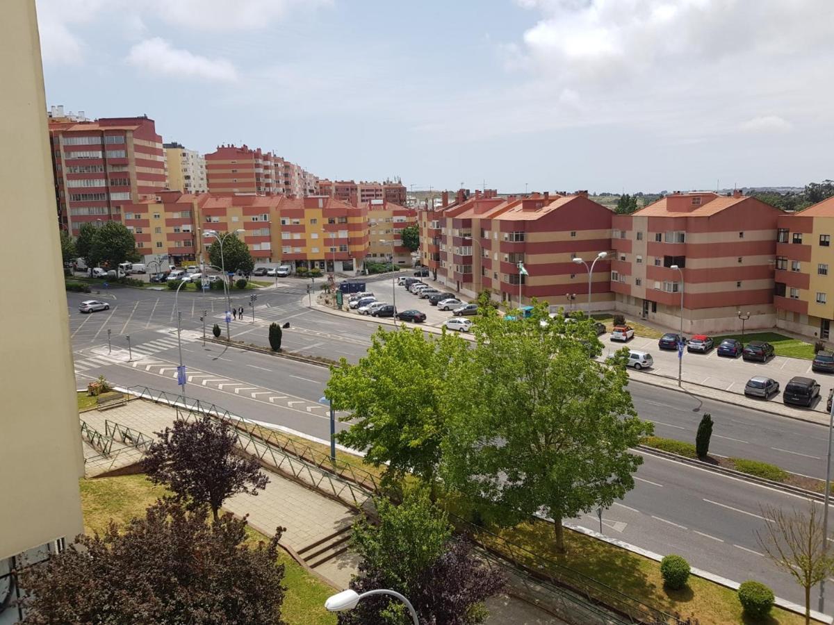 Апартаменты Enjoy Lisbon Cascais Sintra 1200 Metres To Metro Blue Line Sintra Rail Line Free Parking Амадора Экстерьер фото